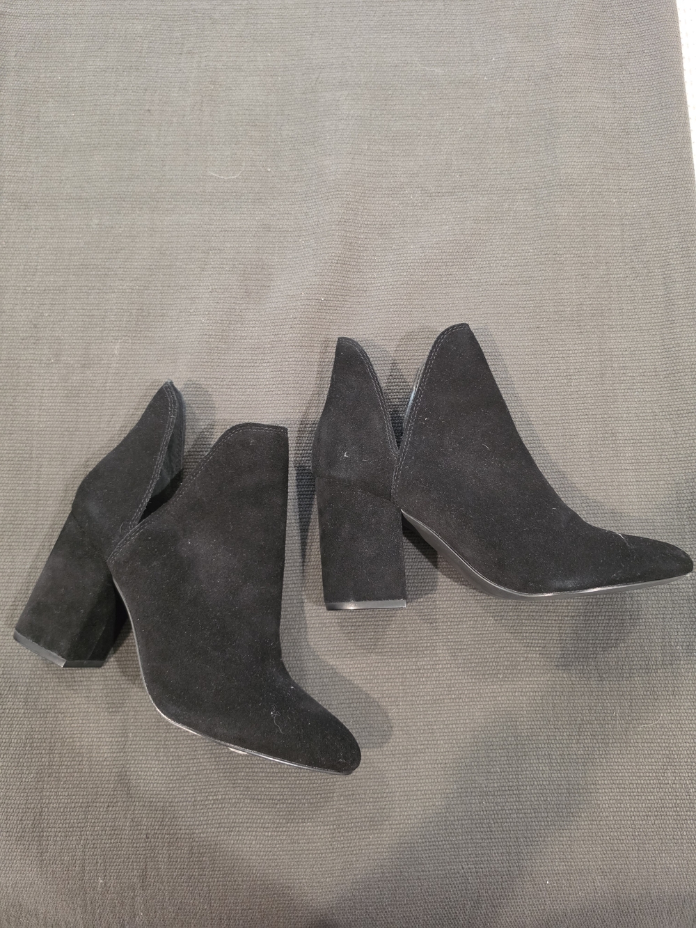 Steve Madden Black Suede Pointed Toe Block Heel Ankle Booties